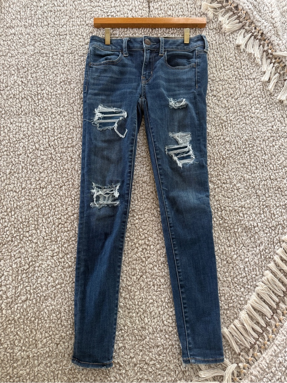 American Eagle Super Super Stretch X Distressed Skinny Jeans Women’s 4 Regular